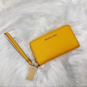 NEW Michael Kors Jet Set Travel Yellow Wallet